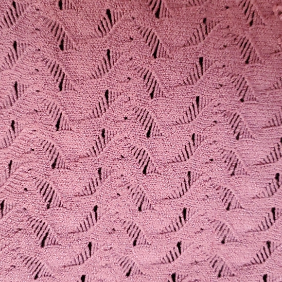 Arden B see thru knit raspberry knit top - Picture 4 of 6